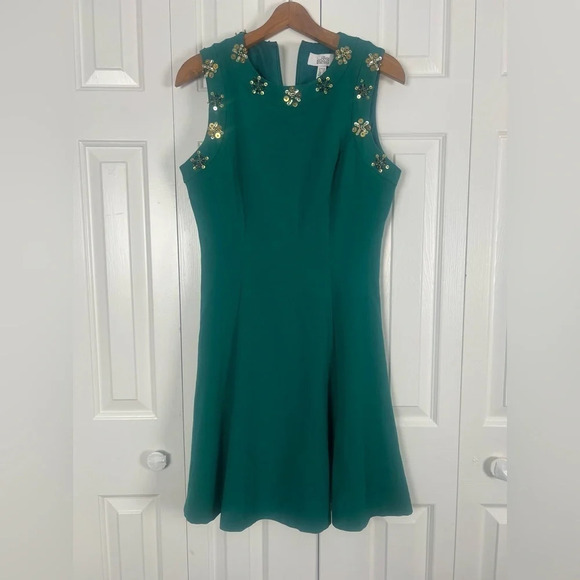 BADGLEY MISCHKA Bold Green and Sequins Beaded Neckline NEW WITH TAGS - Picture 4 of 11